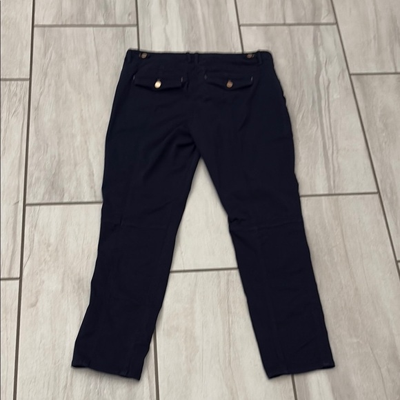 WHBM Women's Sleek Black Crop/Chino Pants with Straight Leg Design Size 8 - Picture 4 of 4